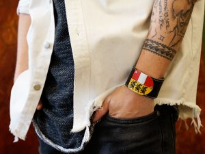 Armband Kärnten Leder schwarz Fotoshooting Kronigs Ledermanufaktur